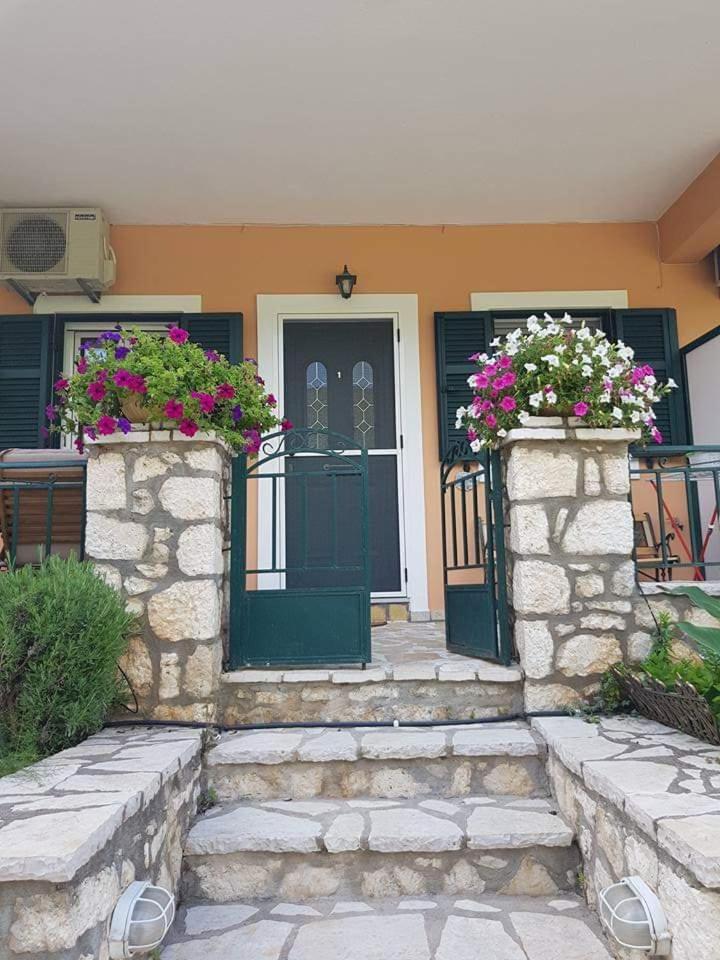 Rania Apartments Agios Nikitas Exterior photo